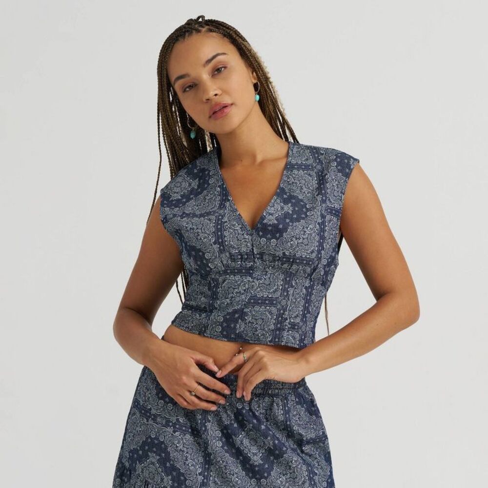 Wrangler Women's Cap Sleeve Paisley Denim Top - Blue S